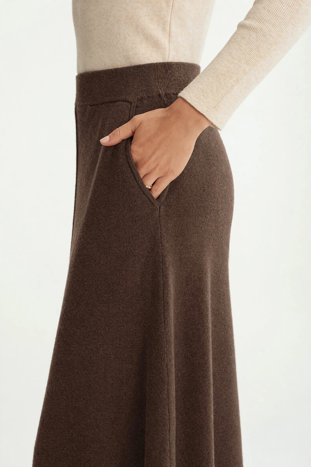 Arach&Cloz Wool-Blend Elastic-Waist A-Line Pocket Skirt — product image 5