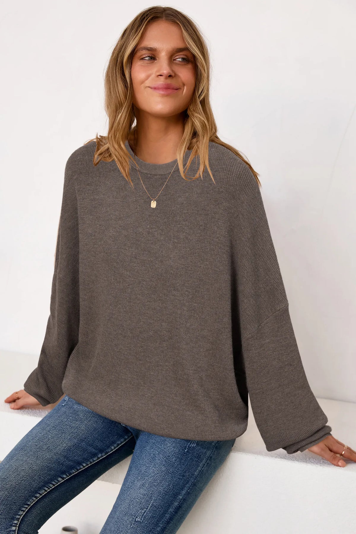 Arach&Cloz Wool-Blend Crew-Neck Oversized Pullover — product image 4